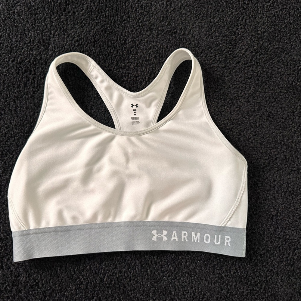 Under Armour Sports Bra, . Medium support. Size M, White, Gently worn